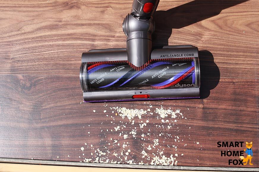 Dyson V15 Detect: Vor Reinigung der Leiste